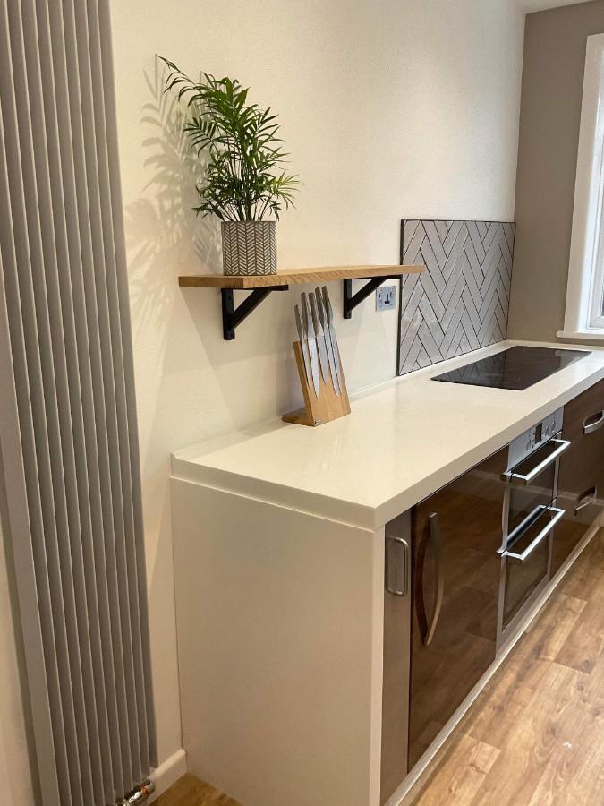 The Clock Tower Apartment - Spacious, Modern, 2 Bed Room Apartment , Southsea With Free Parking - Sleeps 4 Portsmouth Exteriér fotografie