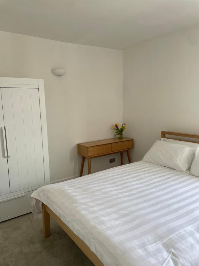 The Clock Tower Apartment - Spacious, Modern, 2 Bed Room Apartment , Southsea With Free Parking - Sleeps 4 Portsmouth Exteriér fotografie
